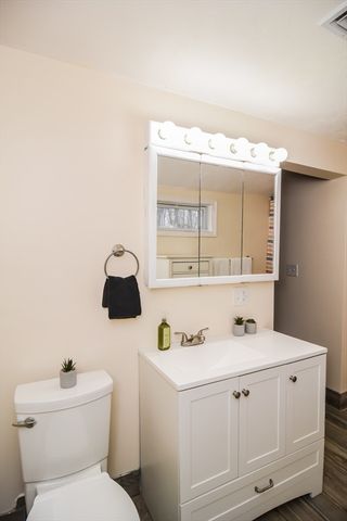 51 Richardson Ave, Dracut, MA 01826