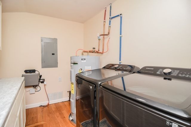 51 Richardson Ave, Dracut, MA 01826
