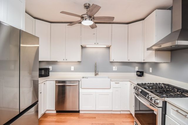 51 Richardson Ave, Dracut, MA 01826