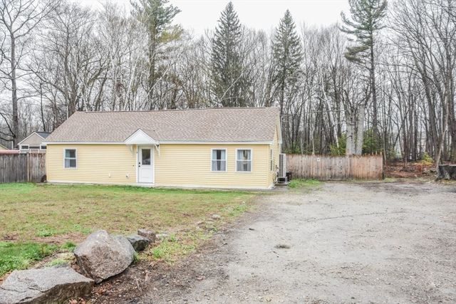 51 Richardson Ave, Dracut, MA 01826