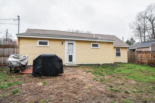 51 Richardson Ave, Dracut, MA 01826