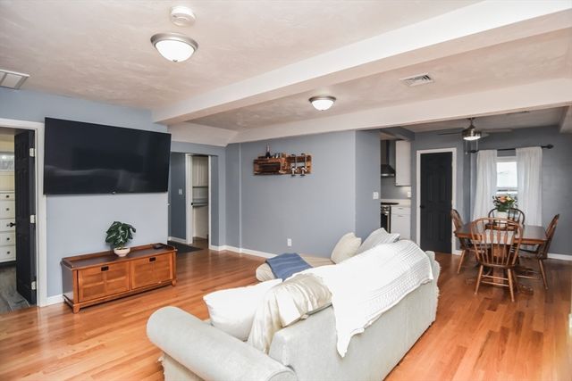 51 Richardson Ave, Dracut, MA 01826