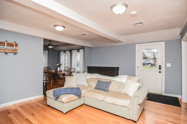 51 Richardson Ave, Dracut, MA 01826