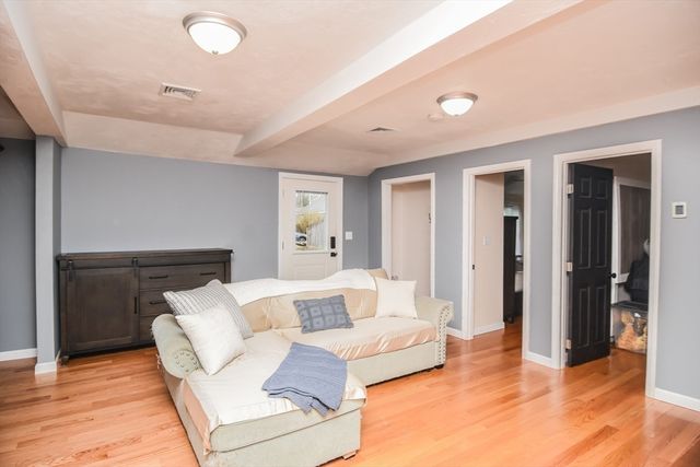 51 Richardson Ave, Dracut, MA 01826