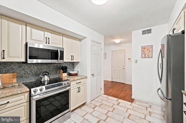 12 KINCAID CT, Media, PA 19063