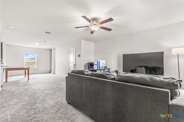 304 Hyacinth Way, Jarrell, TX 76537