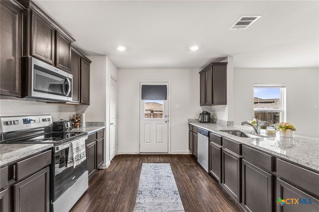304 Hyacinth Way, Jarrell, TX 76537