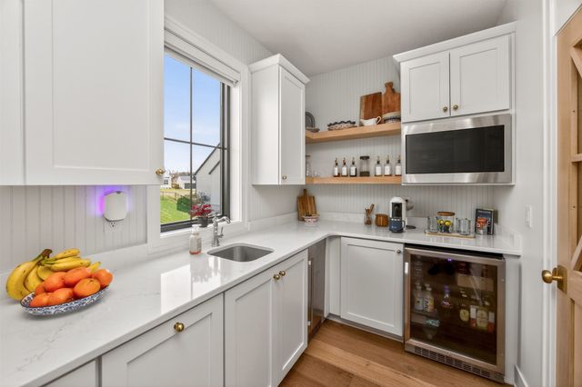 5822 NE Oak Drive, Ankeny, IA 50021
