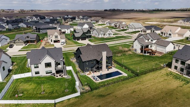 5822 NE Oak Drive, Ankeny, IA 50021