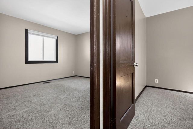 5760 N 32nd STREET, Milwaukee, WI 53209