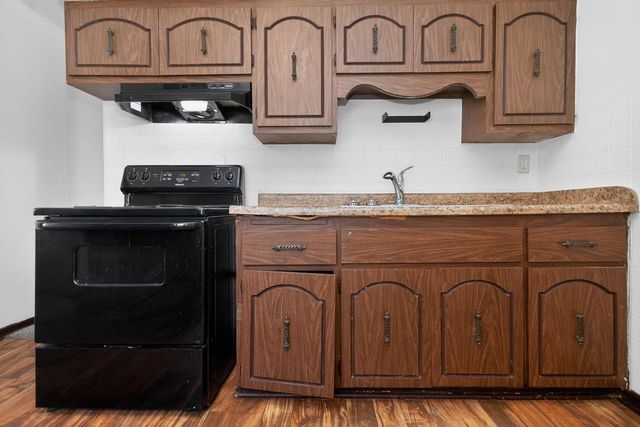 5760 N 32nd STREET, Milwaukee, WI 53209