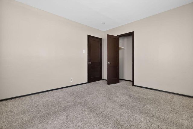 5760 N 32nd STREET, Milwaukee, WI 53209