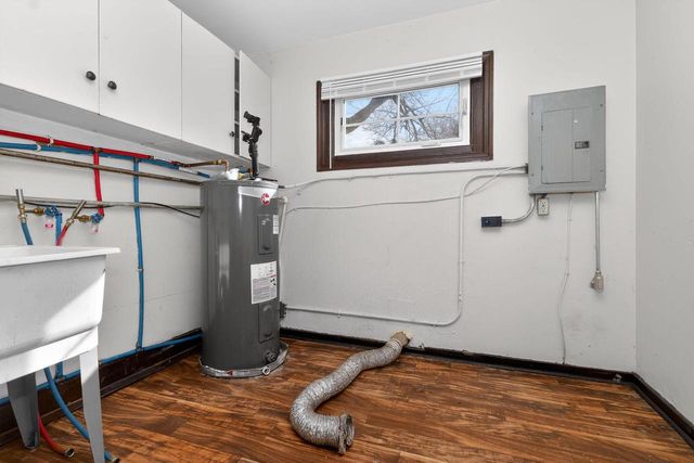 5760 N 32nd STREET, Milwaukee, WI 53209