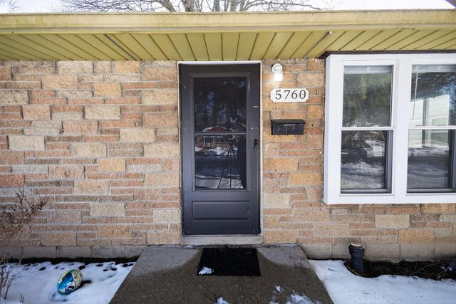 5760 N 32nd STREET, Milwaukee, WI 53209