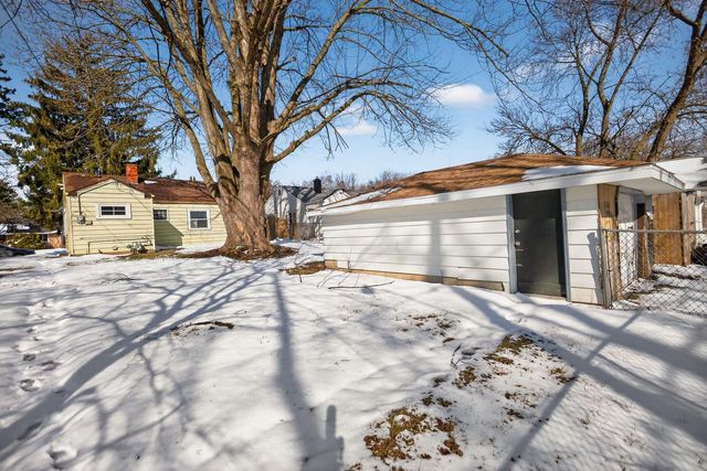 5760 N 32nd STREET, Milwaukee, WI 53209