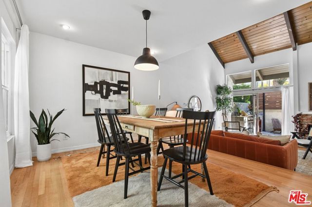 4241 Colfax Avenue J, Los Angeles, CA 91604