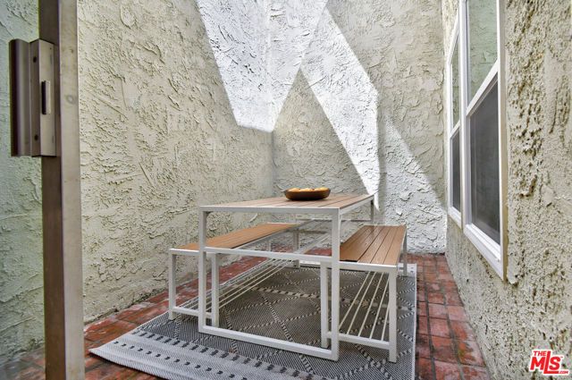4241 Colfax Avenue J, Los Angeles, CA 91604