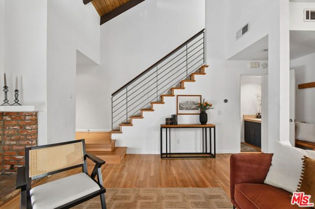 4241 Colfax Avenue J, Los Angeles, CA 91604