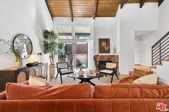 4241 Colfax Avenue J, Los Angeles, CA 91604