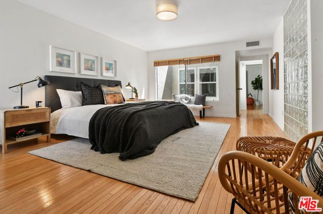 4241 Colfax Avenue J, Los Angeles, CA 91604