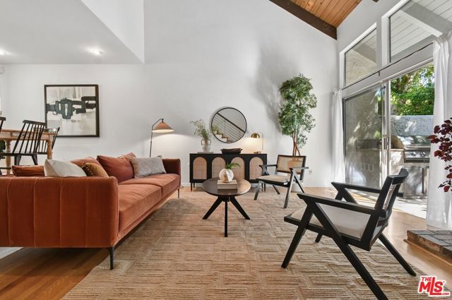 4241 Colfax Avenue J, Los Angeles, CA 91604