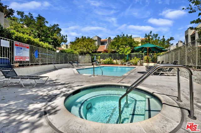 4241 Colfax Avenue J, Los Angeles, CA 91604