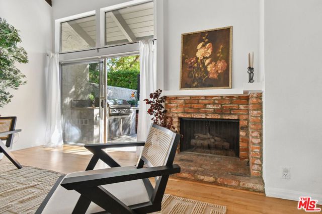 4241 Colfax Avenue J, Los Angeles, CA 91604