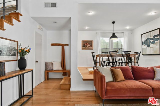4241 Colfax Avenue J, Los Angeles, CA 91604