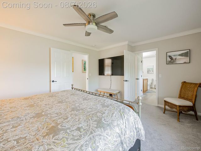 4977 Wavewood Drive, Commerce Charter Township, MI 48382