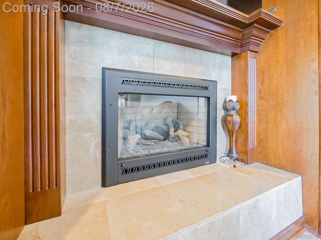 4977 Wavewood Drive, Commerce Charter Township, MI 48382