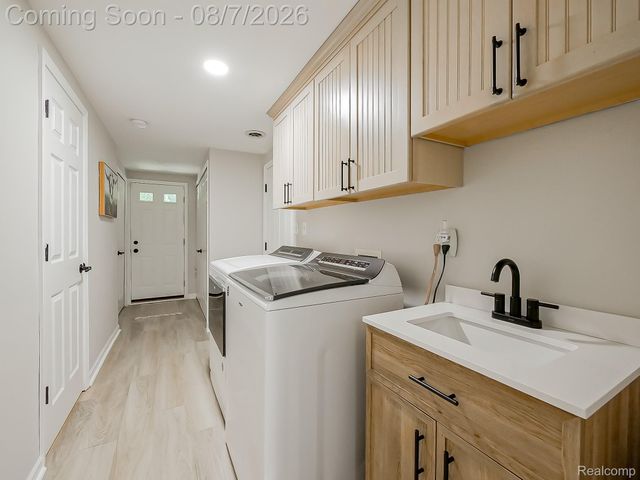 4977 Wavewood Drive, Commerce Charter Township, MI 48382