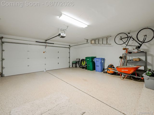 4977 Wavewood Drive, Commerce Charter Township, MI 48382