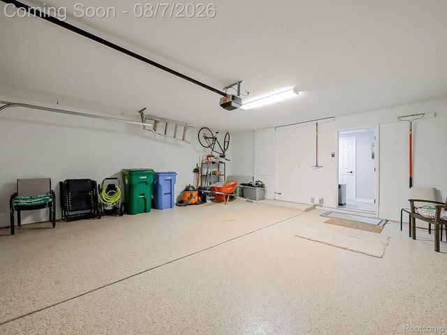 4977 Wavewood Drive, Commerce Charter Township, MI 48382