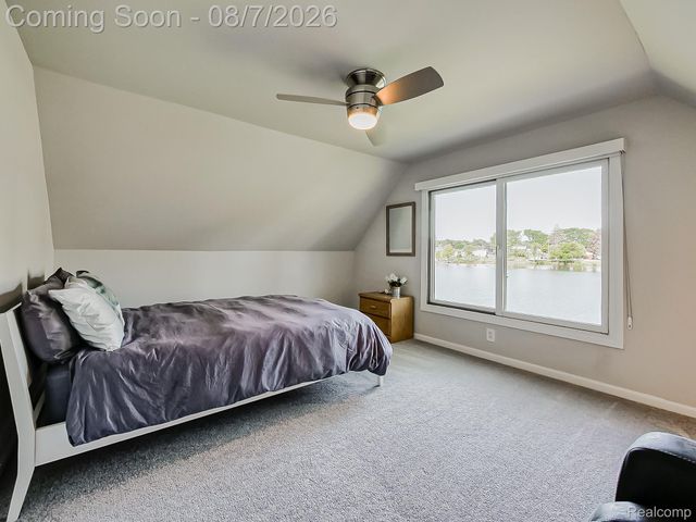 4977 Wavewood Drive, Commerce Charter Township, MI 48382