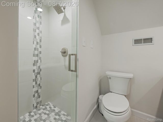 4977 Wavewood Drive, Commerce Charter Township, MI 48382