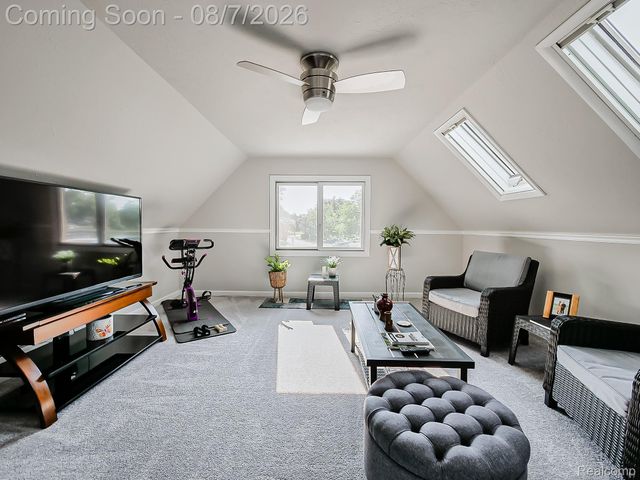 4977 Wavewood Drive, Commerce Charter Township, MI 48382