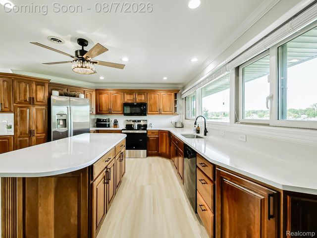 4977 Wavewood Drive, Commerce Charter Township, MI 48382