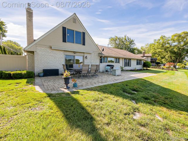 4977 Wavewood Drive, Commerce Charter Township, MI 48382