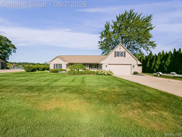 4977 Wavewood Drive, Commerce Charter Township, MI 48382