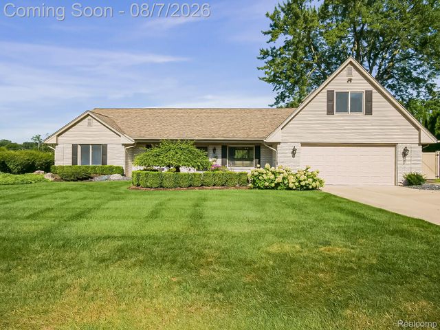 4977 Wavewood Drive, Commerce Charter Township, MI 48382