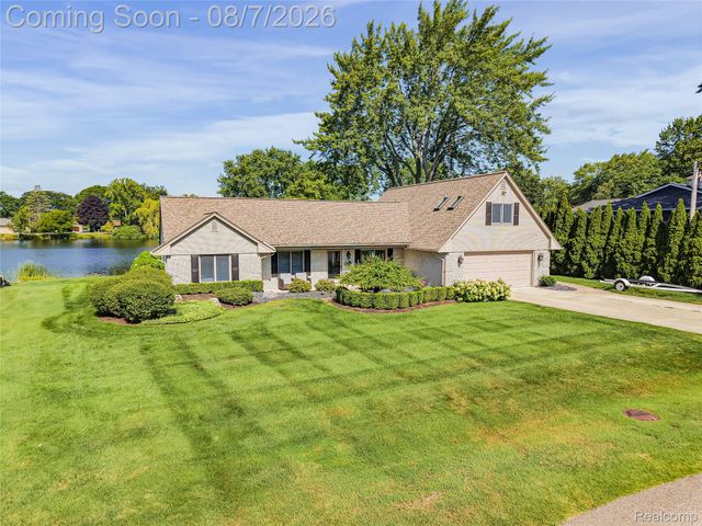 4977 Wavewood Drive, Commerce Charter Township, MI 48382