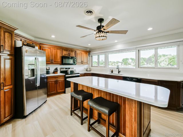 4977 Wavewood Drive, Commerce Charter Township, MI 48382