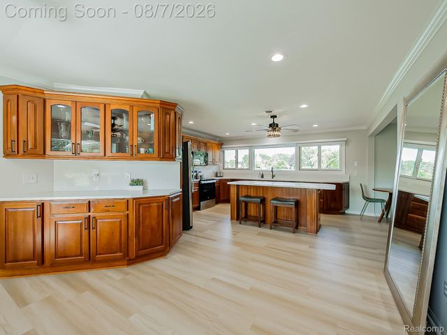 4977 Wavewood Drive, Commerce Charter Township, MI 48382