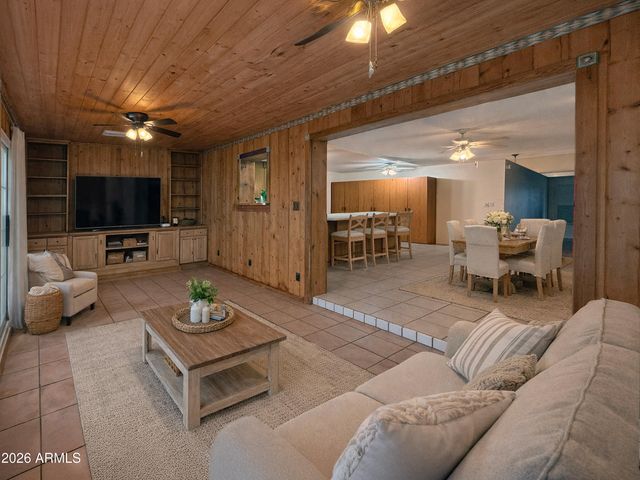 6204 S COLLEGE Avenue, Tempe, AZ 85283