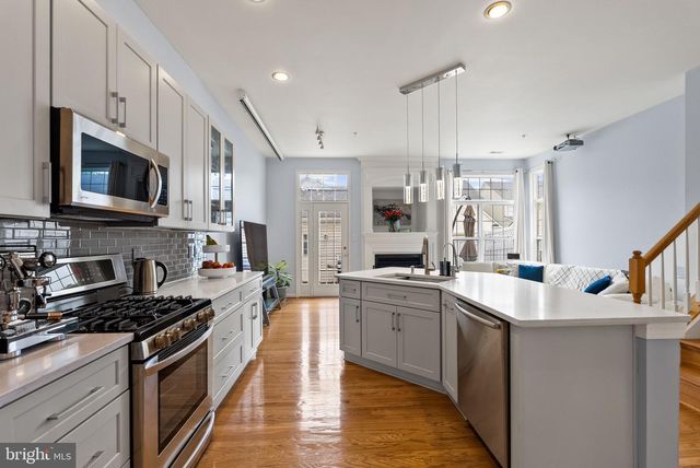1376 MAIN MEWS, Gaithersburg, MD 20878