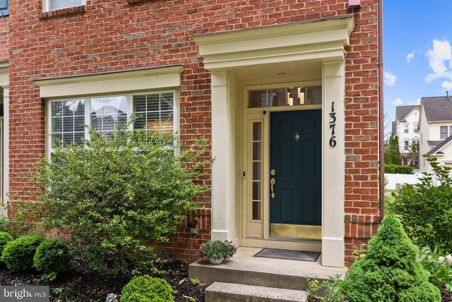 1376 MAIN MEWS, Gaithersburg, MD 20878
