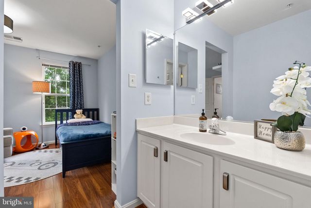 1376 MAIN MEWS, Gaithersburg, MD 20878