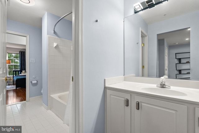 1376 MAIN MEWS, Gaithersburg, MD 20878