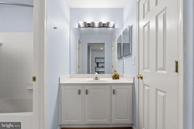 1376 MAIN MEWS, Gaithersburg, MD 20878