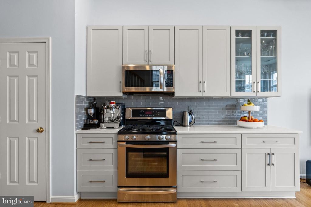 Image 16 of property listing at 1376 MAIN MEWS, Gaithersburg, MD 20878